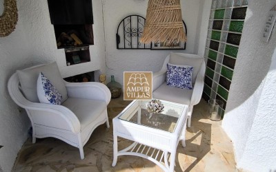 Lovely, cosy villa with a beautiful garden.